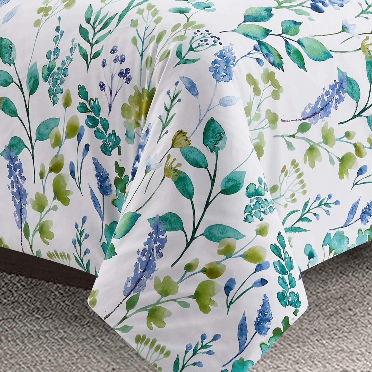 Leaf Pattern 4 Pcs Comforter Set Includes 1 Comforter, 2 Pillowcases and 1 Decorative Pillow