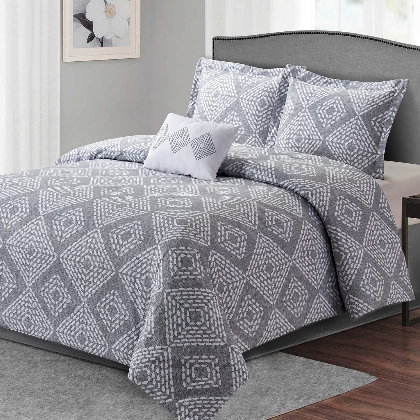 Gray Pattern 4 Pcs Comforter Set Includes 1 Comforter, 2 Pillowcases and 1 Decorative Pillow